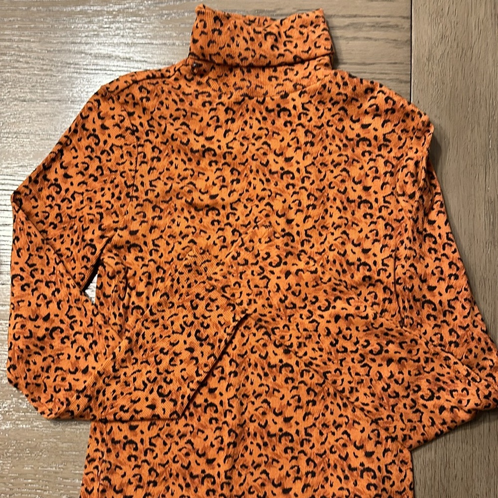 🆕 Levi’s Size Small Leopard 🐆 Top - Picture 2 of 5